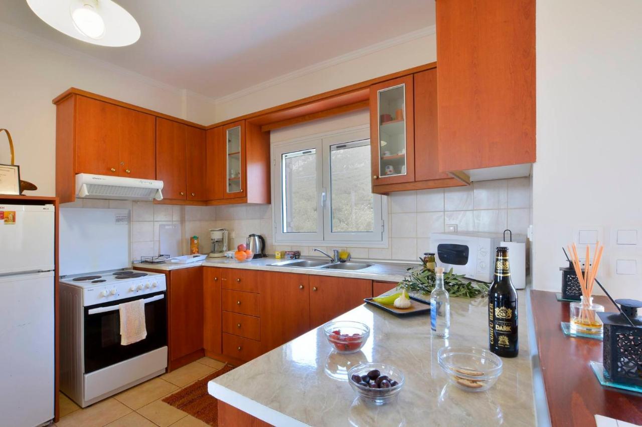 Giokos Apartment Ágios Matthaíos Екстериор снимка