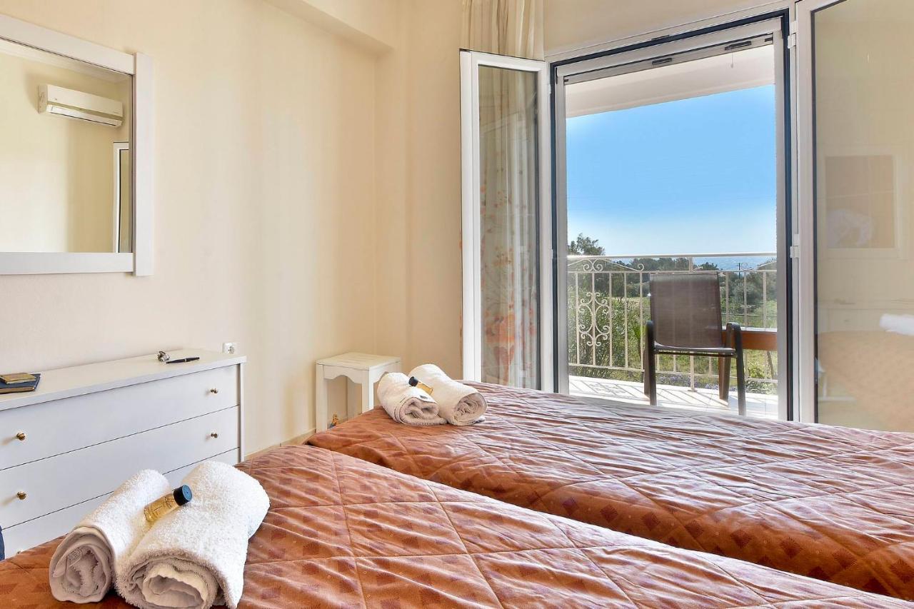 Giokos Apartment Ágios Matthaíos Екстериор снимка