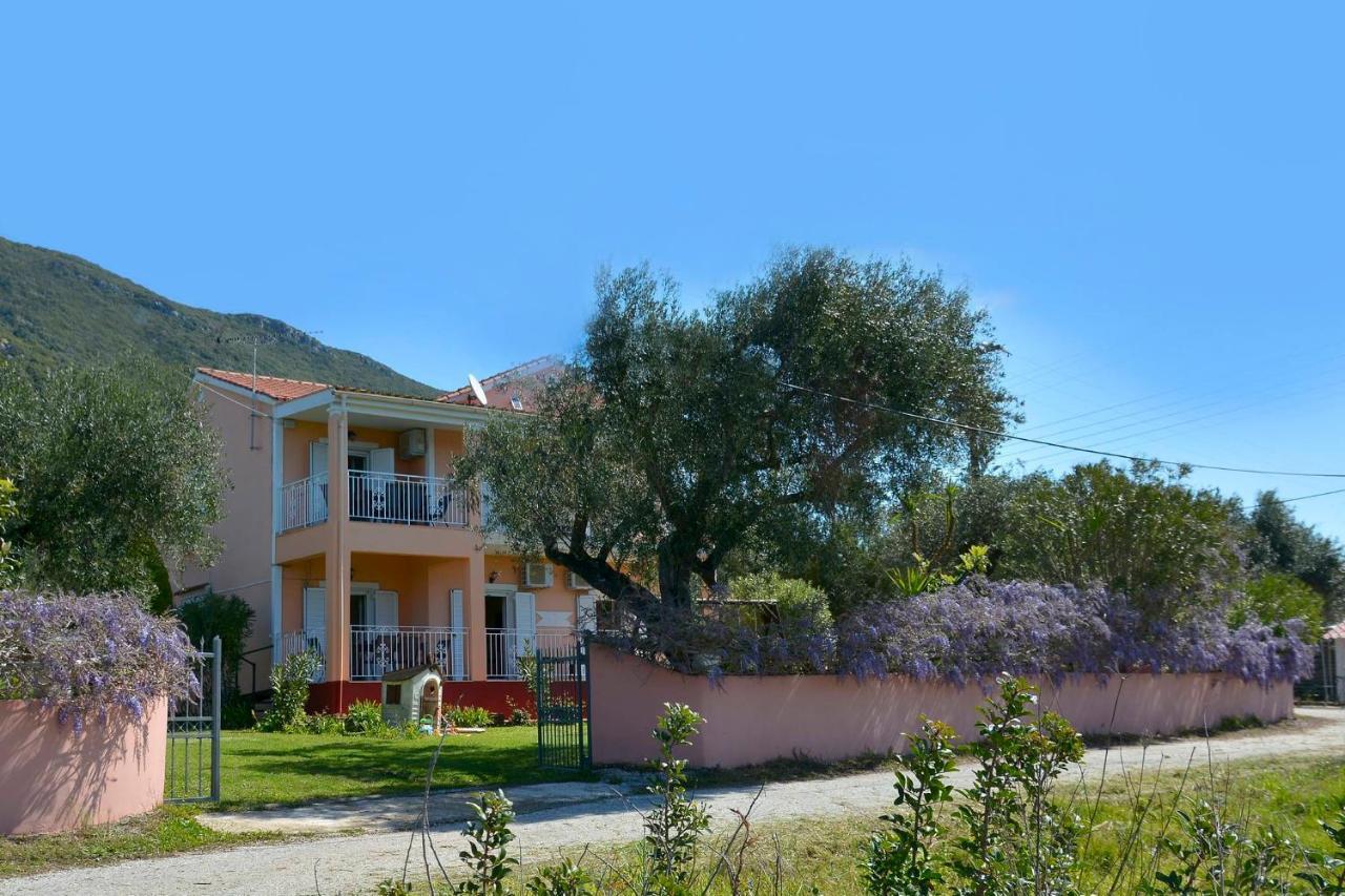 Giokos Apartment Ágios Matthaíos Екстериор снимка